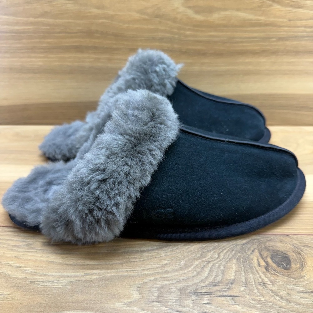 UGG Scuffette Slippers Black Suede Womens 8 Gray Shearling Shearling Fur Cozy